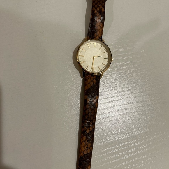 Watch - Picture 2 of 4